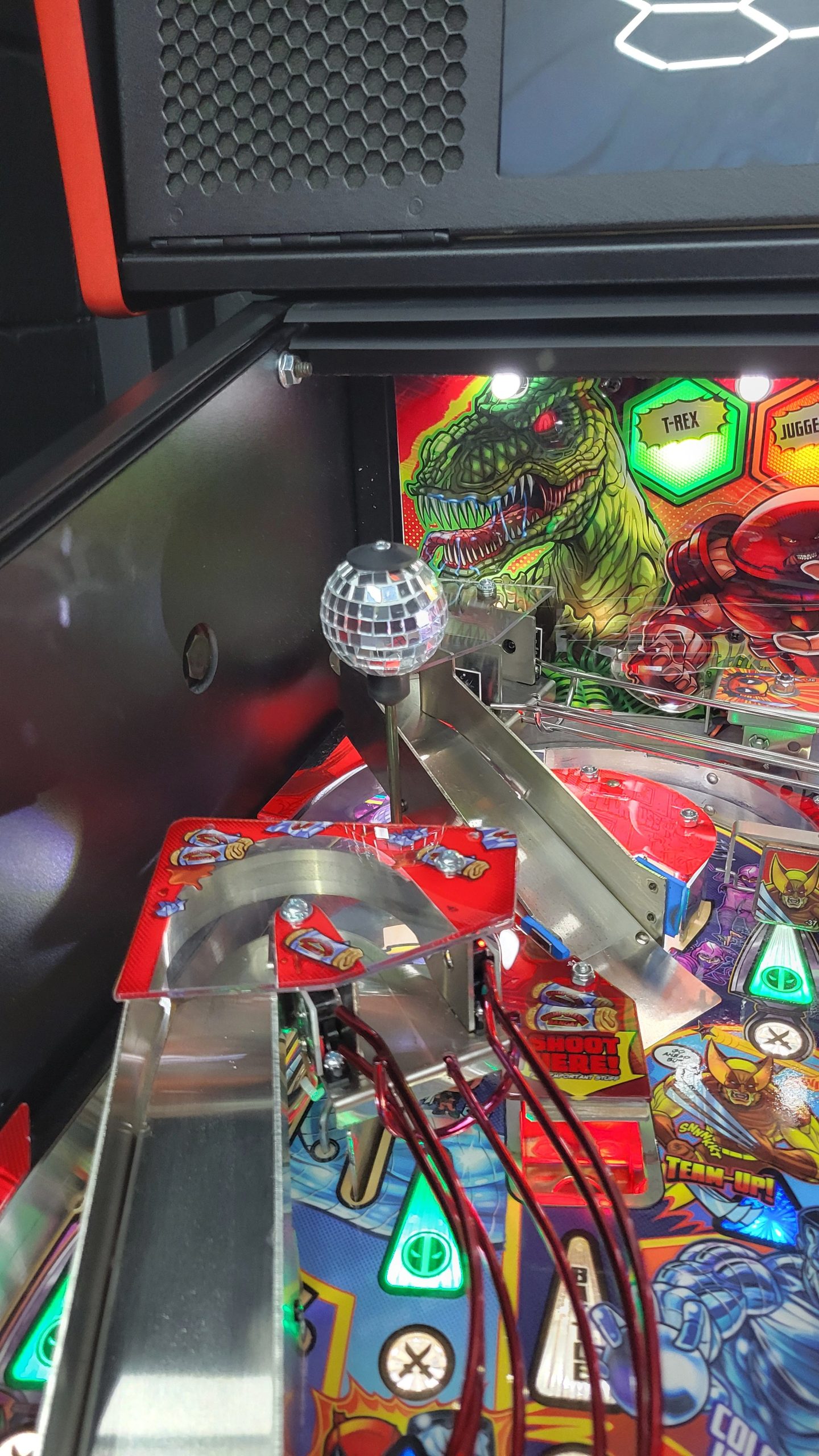 Deadpool Premium pinball by Stern - Image 11